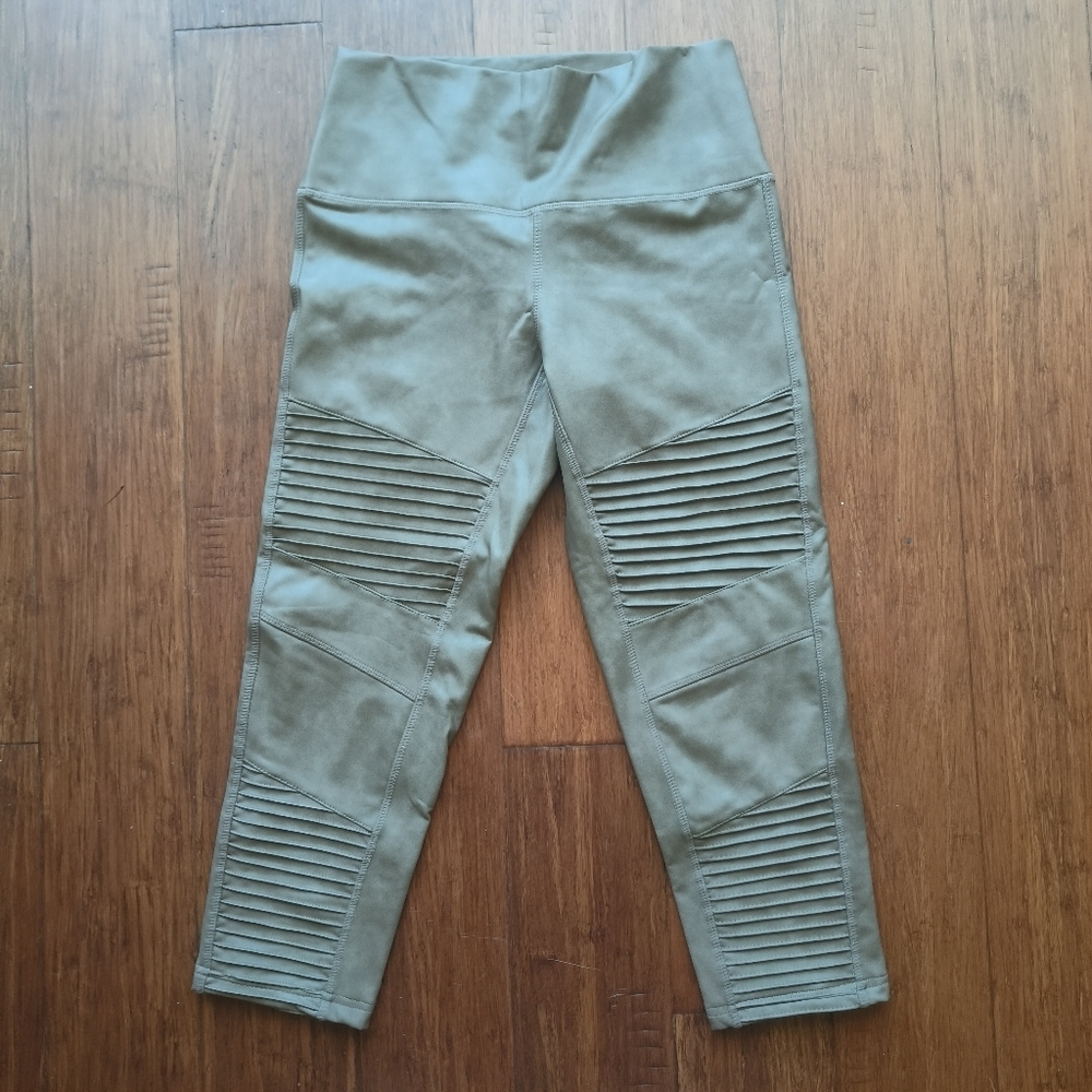 7 FOR ALL MANKIND capri legging size M coffee color Pleated Knit High Waist Moto